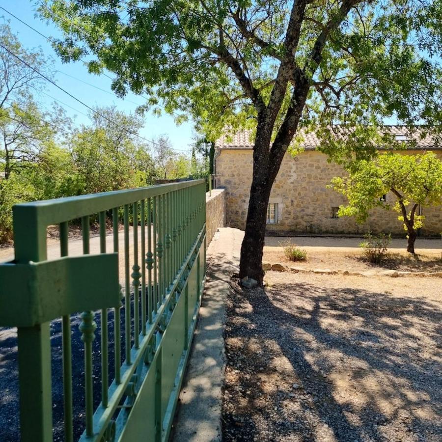 Villa Charmante A Lussan Avec Piscine Privee Et Jardin Closa Exterior foto